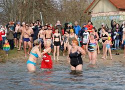 Neujahrsschwimmen 2024 In Jena 10